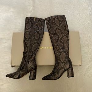 NEW in Box-MARC FISHER Gray Snake Style Tall Boots 6.5